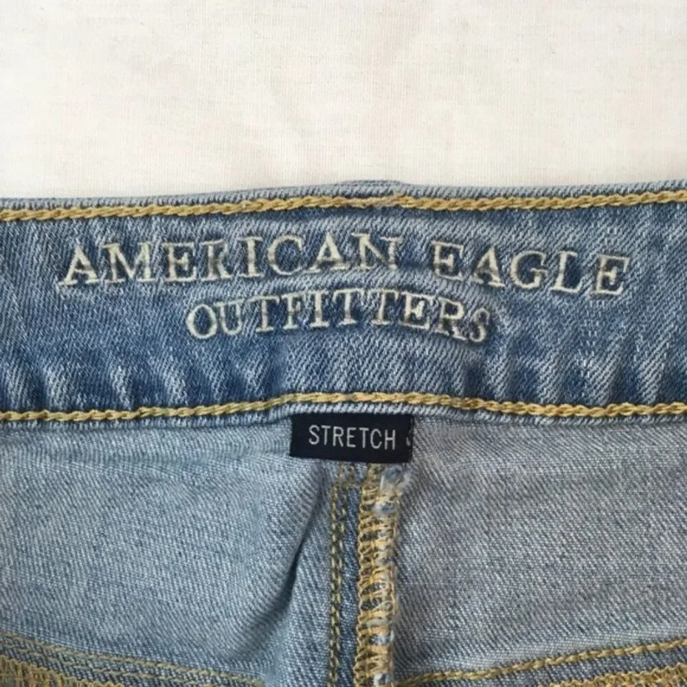 American Eagle Womens Size 2 Medium Wash Blue Distressed Crochet Shortie Shorts